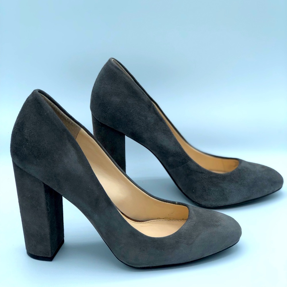 Jessica Simpson. Beautiful grey color. Great condition. 4”heel.
